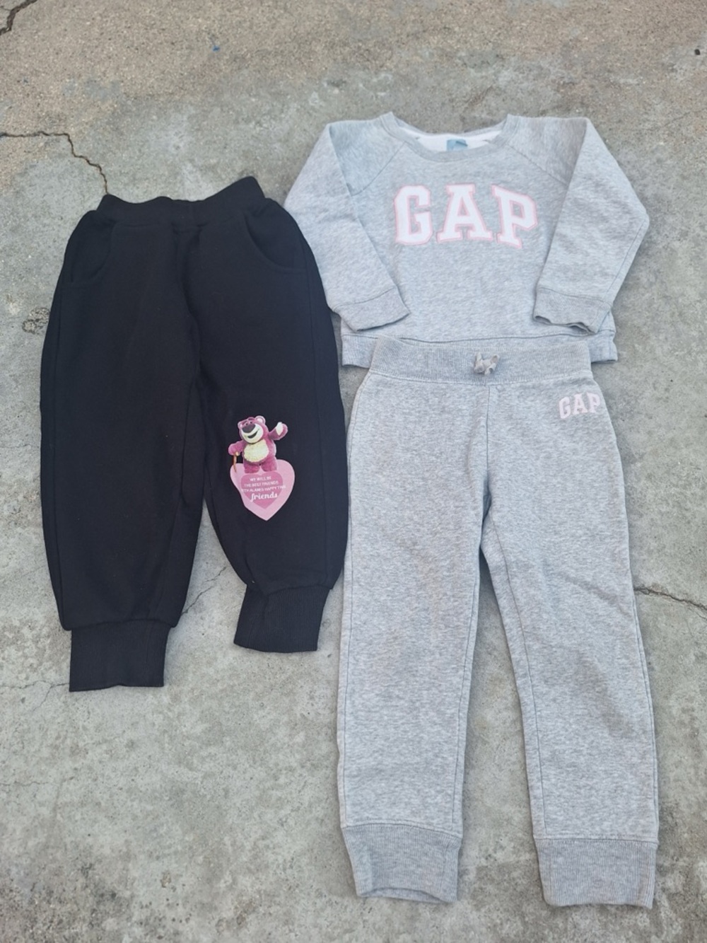 GAP Girls' Light Gray Logo Jogger Pants bundle